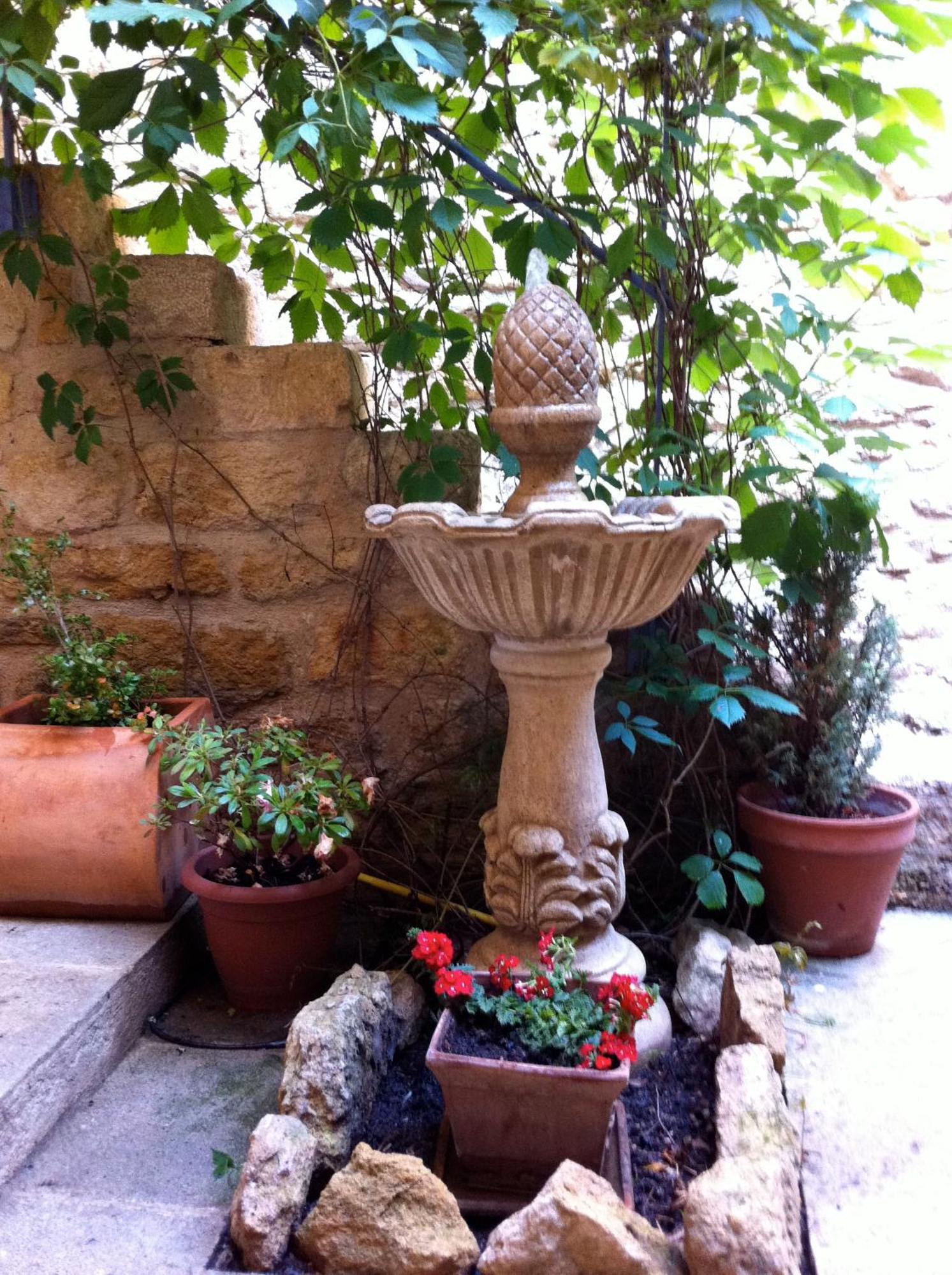 Un Patio En Luberon * Ansouis