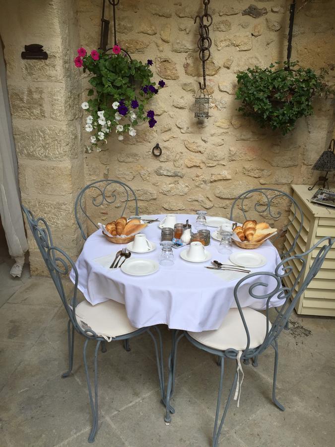 Un Patio En Luberon Ansouis