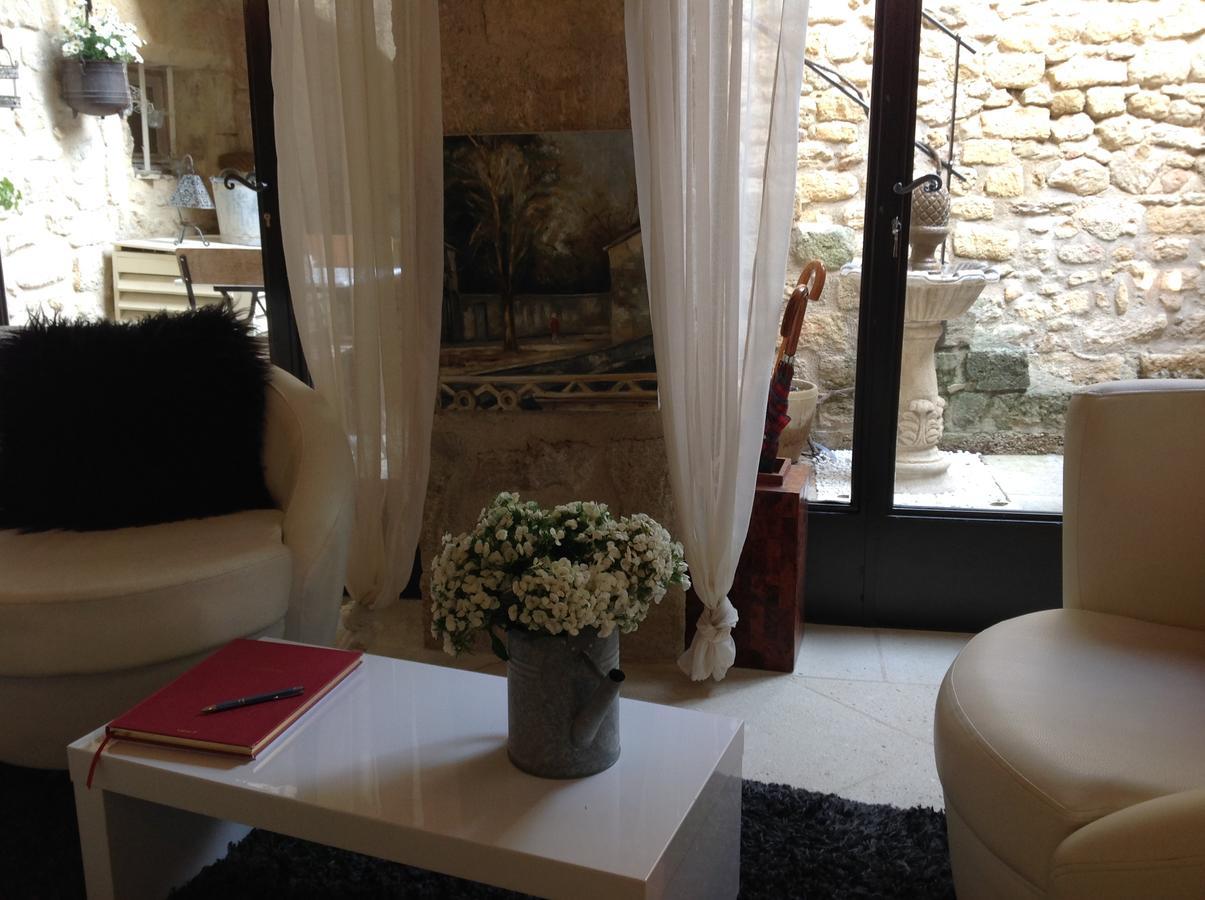 Un Patio En Luberon * Ansouis